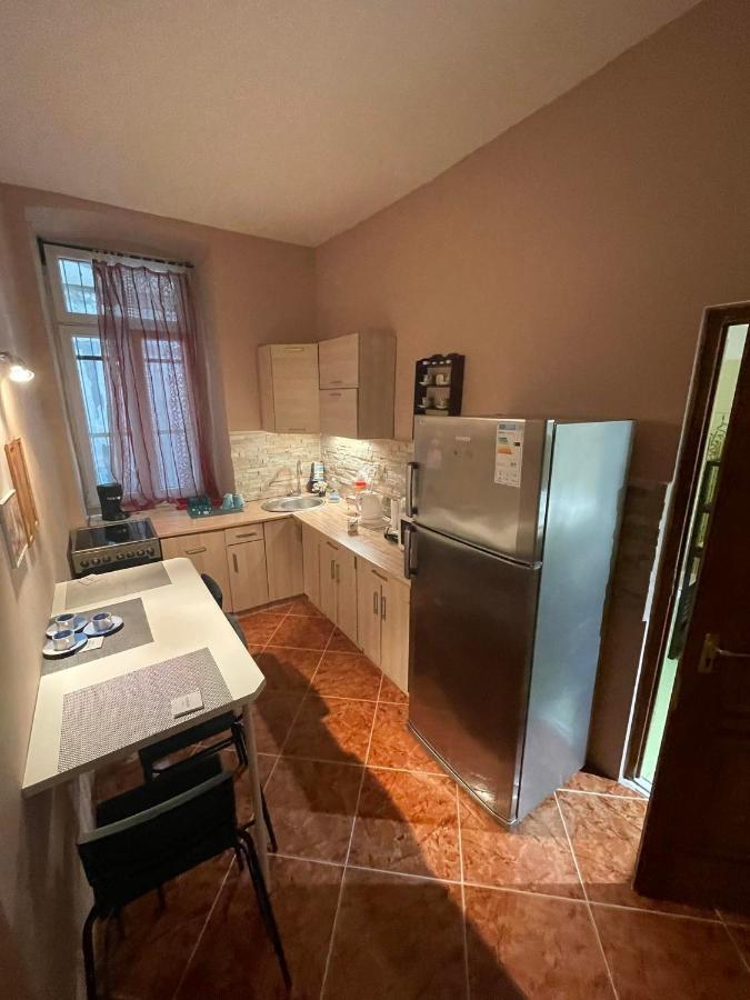 Clark Apartman ** Apartman *