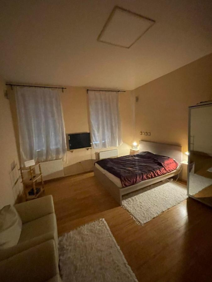 Clark Apartman ** Apartment