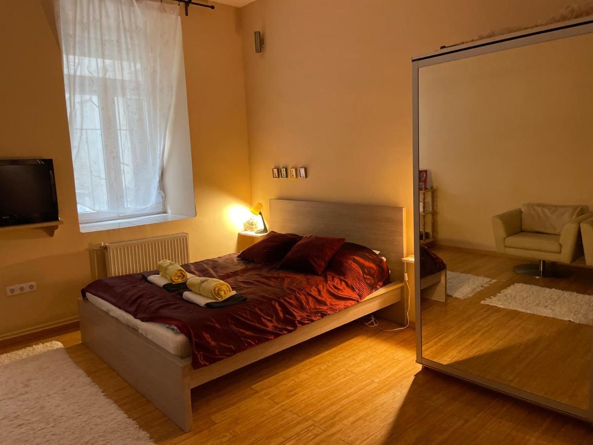 Apartment Clark Apartman **