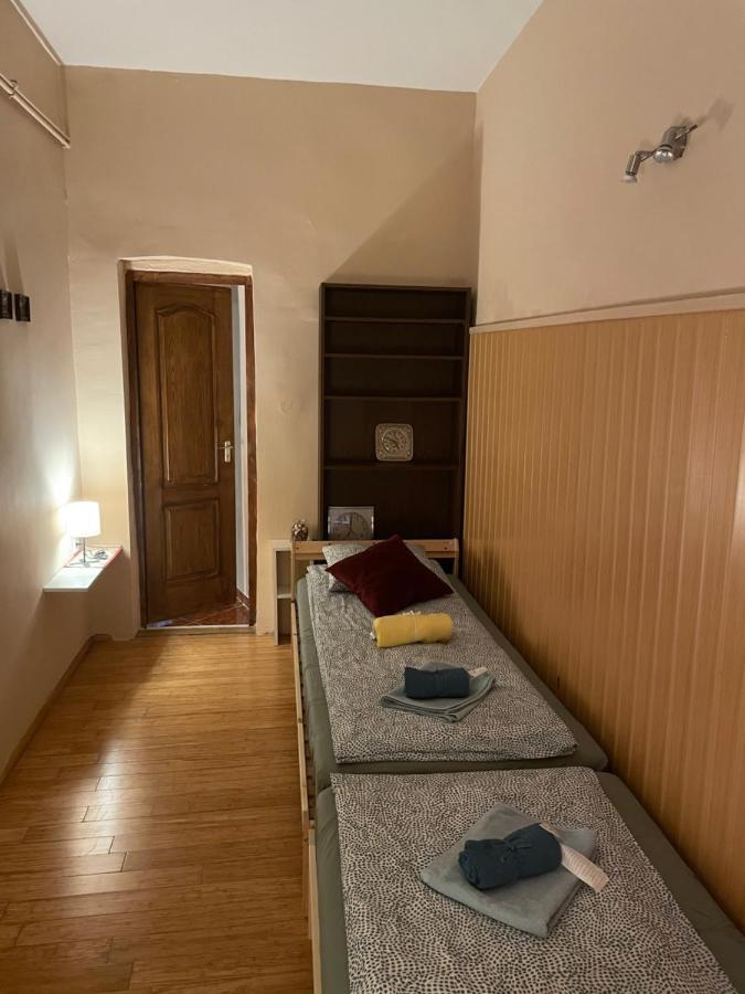 Apartment Clark Apartman **